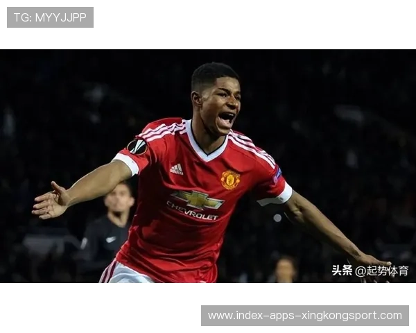 拉什福德回敲补射曼联把握比赛