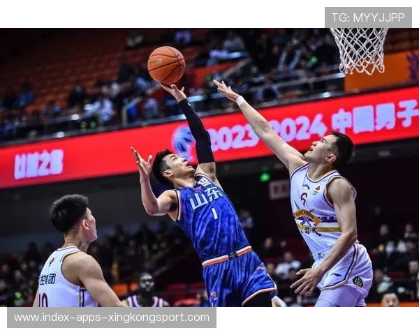 CBA山东外线突破制造空位三分稳稳打进：解码新战术背后的胜利节奏