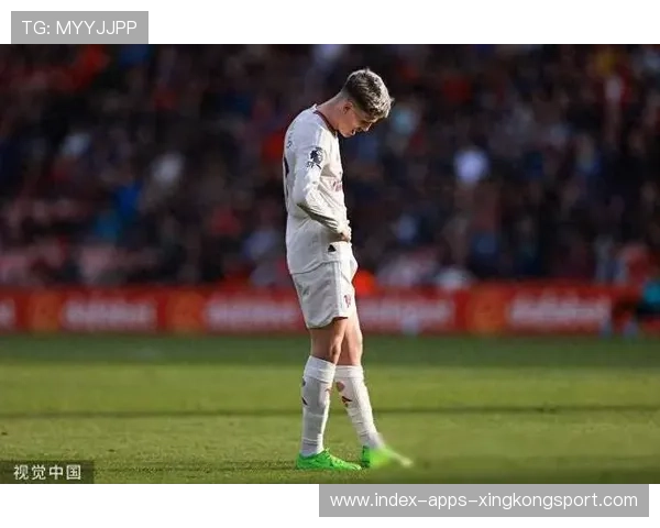 曼联边路过人节奏火辣，加纳乔倒地扫射建功